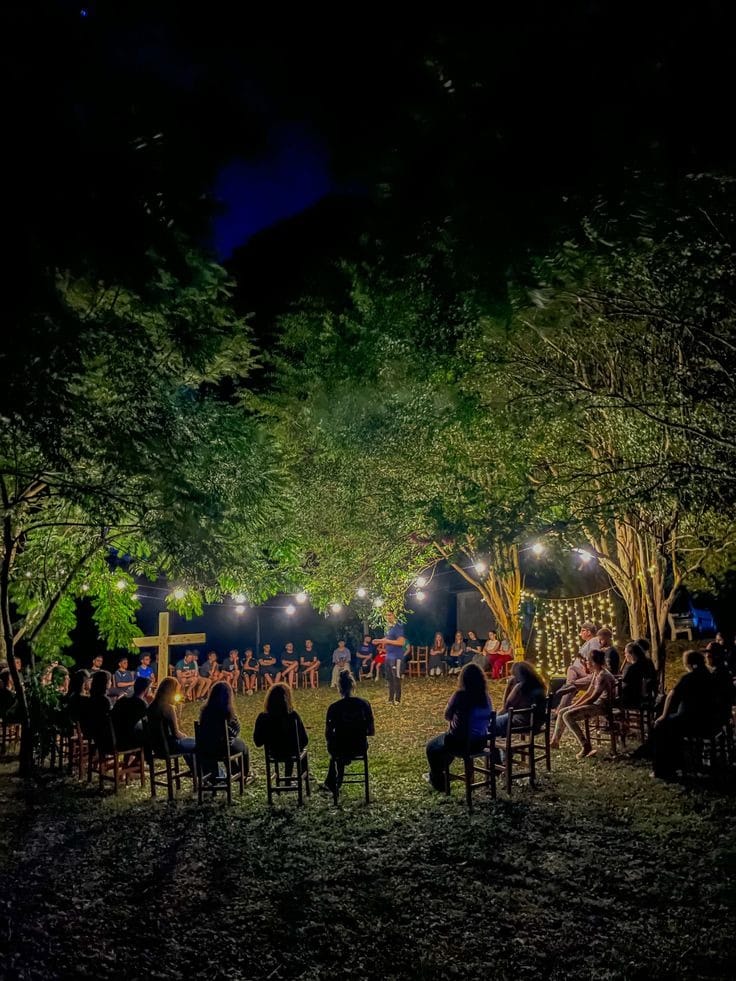 A verified companion enjoying a concert via Tossuu